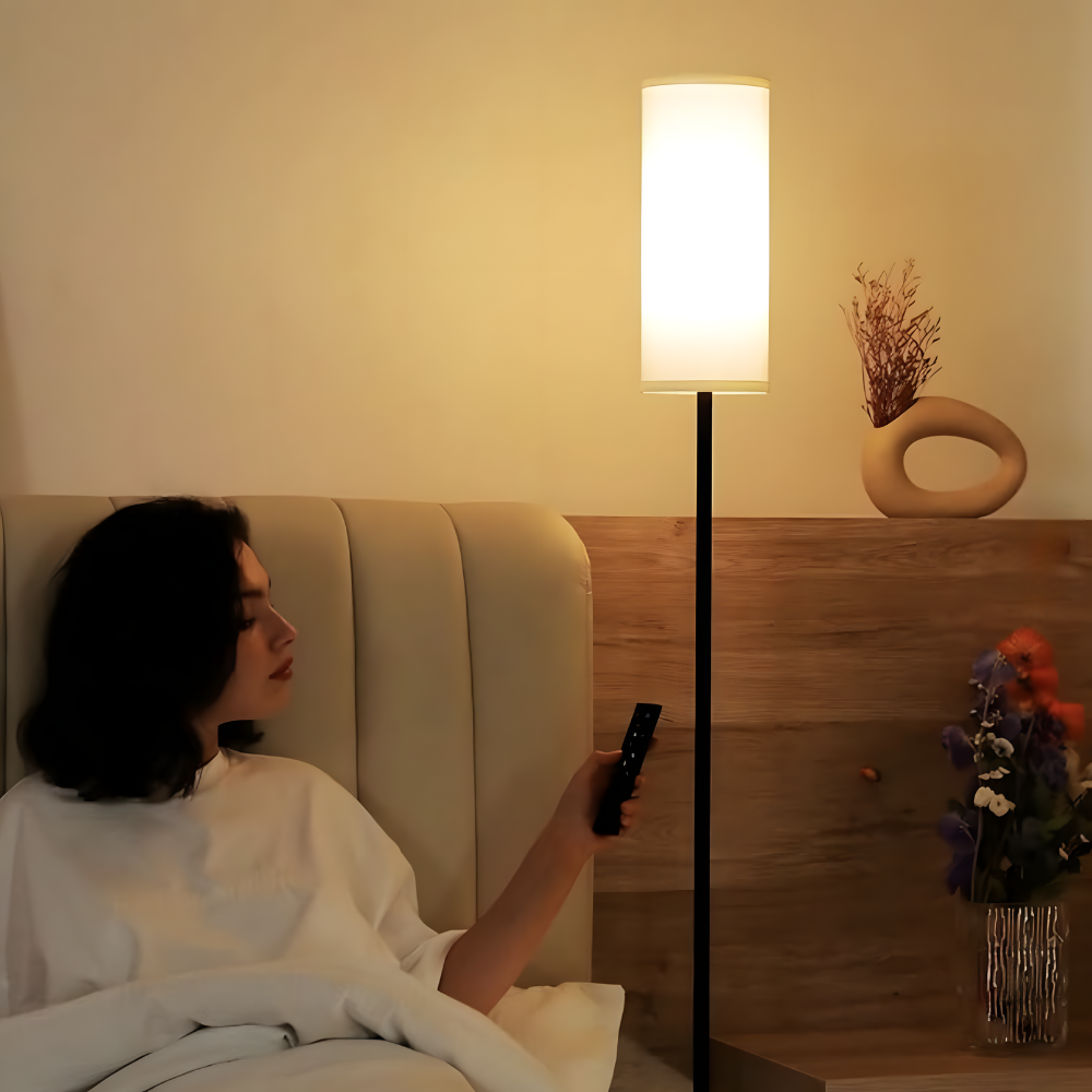 Lampadaire tissu effet lin interrupteur au pied 170 cm – Nérina — détail de la matière