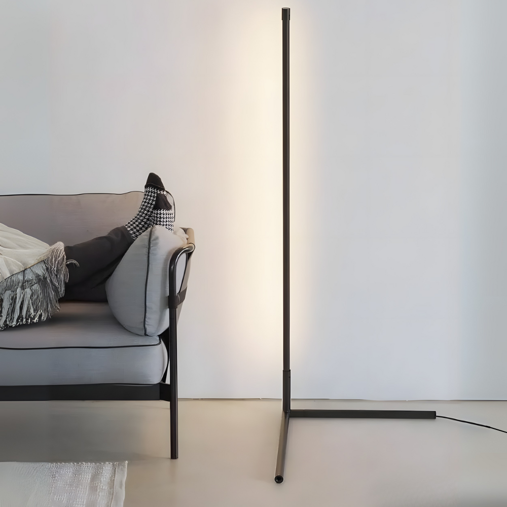 Lampadaire LED RGB d'angle aluminium 155 cm – Syrion — allumé en situation (2)