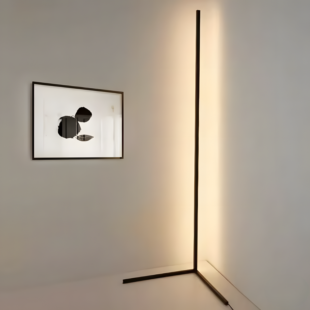 Lampadaire LED RGB d'angle aluminium 155 cm – Syrion — allumé en situation