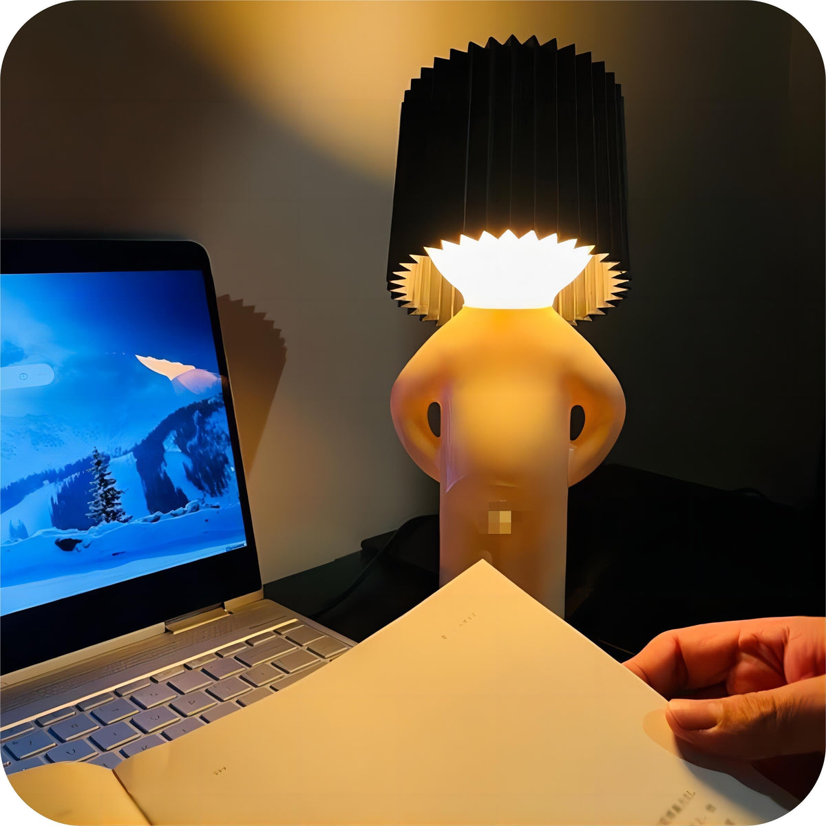 Lampe à poser LED sans fil au design ludique – LumiPlay — vue de trois quarts
