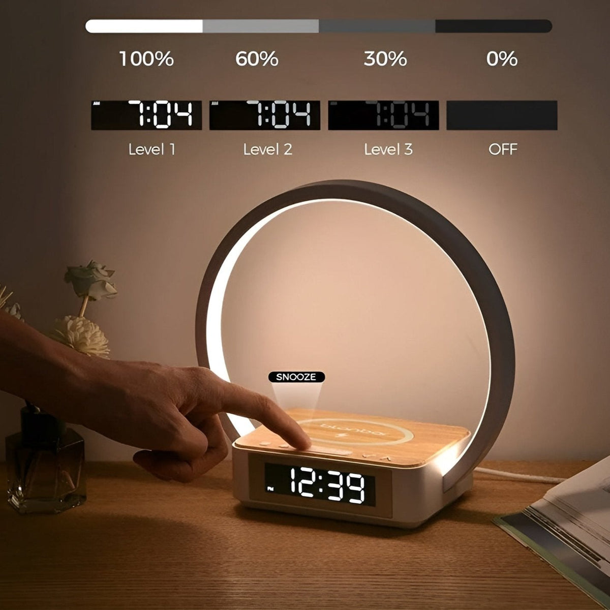 Lampe à poser LED avec charge sans fil et réveil – NovaGlow — vue de face