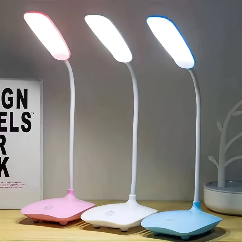 Lampe à poser LED pliable rechargeable USB – LumiDesk — allumé en situation