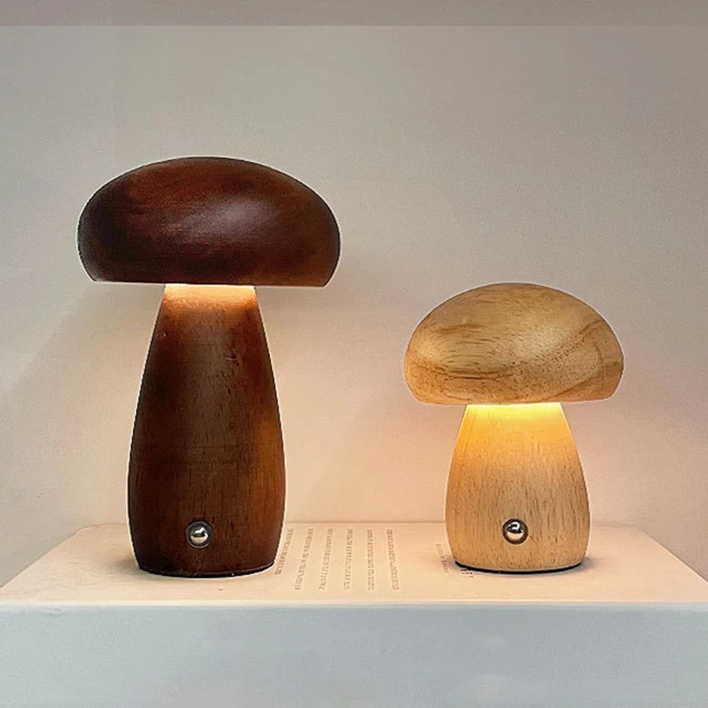 Lampe à poser LED bois de hêtre forme champignon – MushroomGlow — vue de face