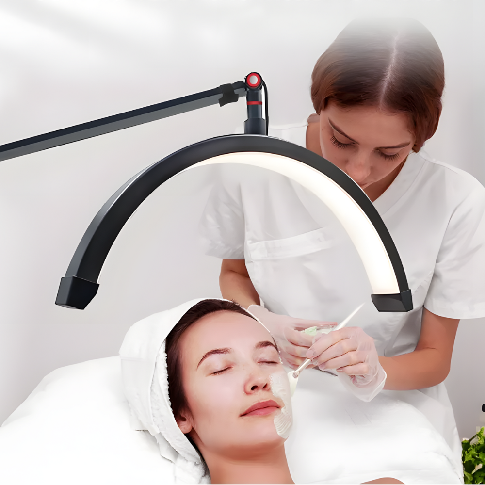Lampadaire LED demi-lune 36 W dimmable CRI 90 – Lunarys — mise en situation dans la pièce