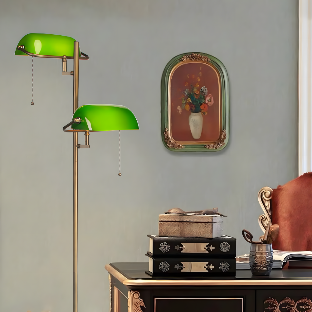Lampadaire rétro laiton satiné et verre émeraude – Auren — détail du système de fixation