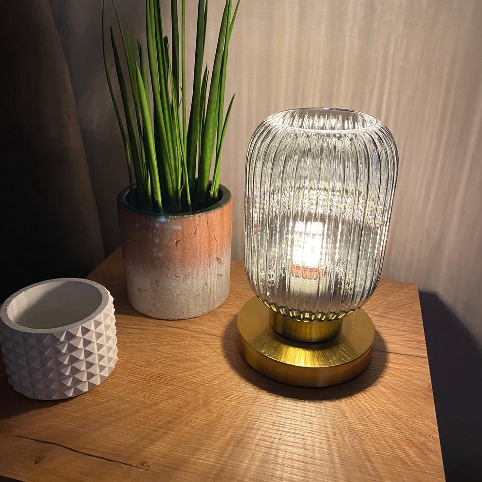Lampe à poser en verre ambré et métal 13 ou 20 cm – AmberGlow — détail de la finition