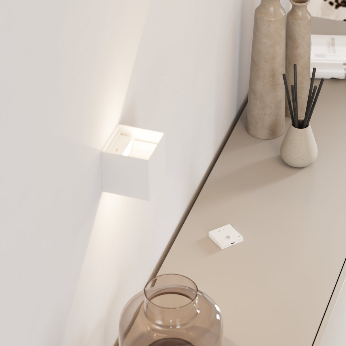 Applique murale LED IP54 à volets réglables 6 W – Xena — détail de la finition (4)
