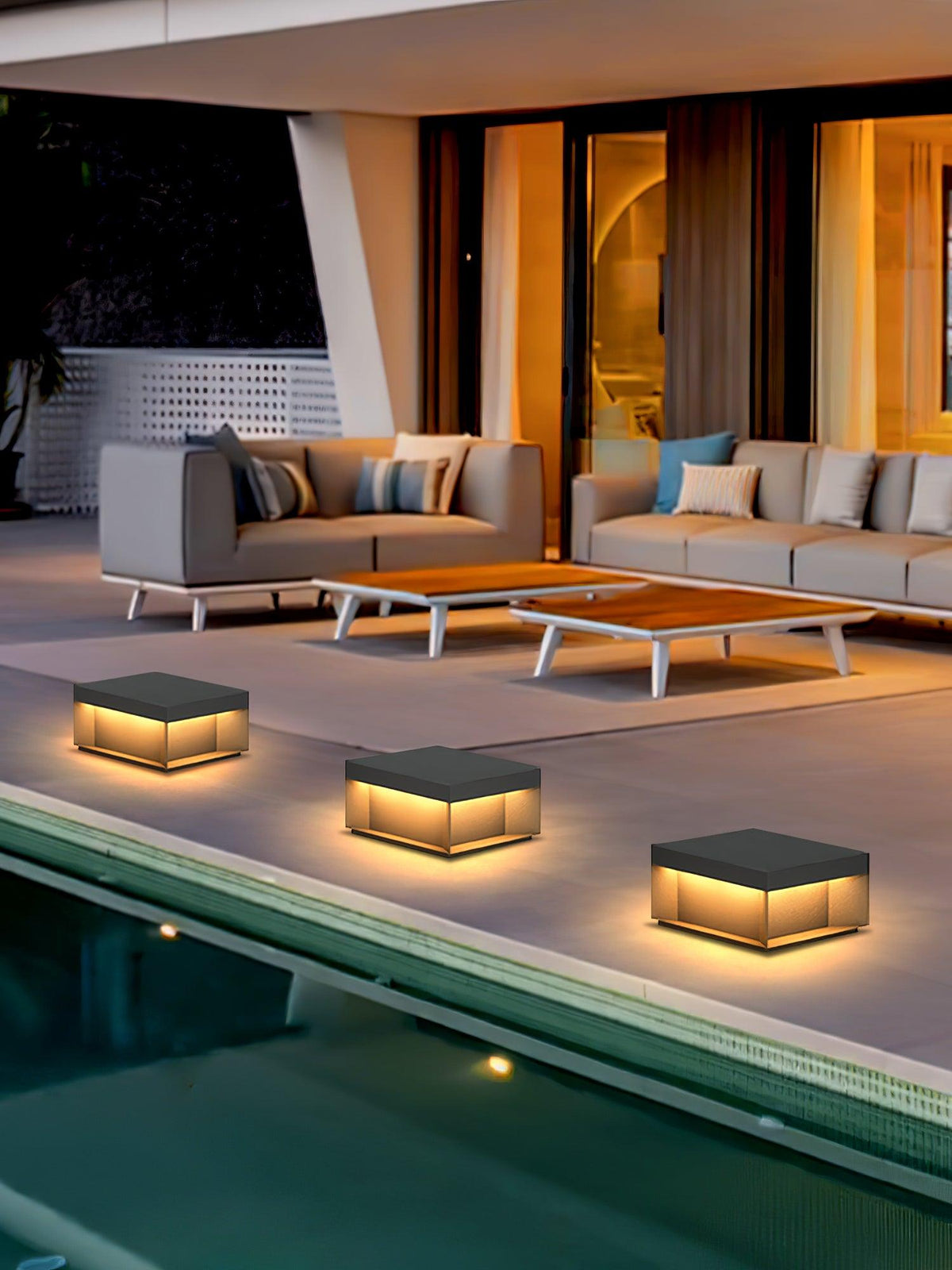Borne de jardin LED métal sablé IP65 – filaire ou solaire — vue de face (3)