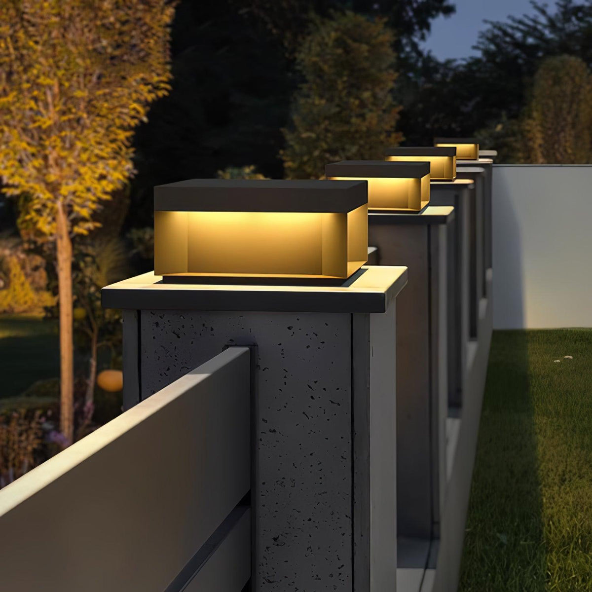 Borne de jardin LED métal sablé IP65 – filaire ou solaire — vue de profil (3)