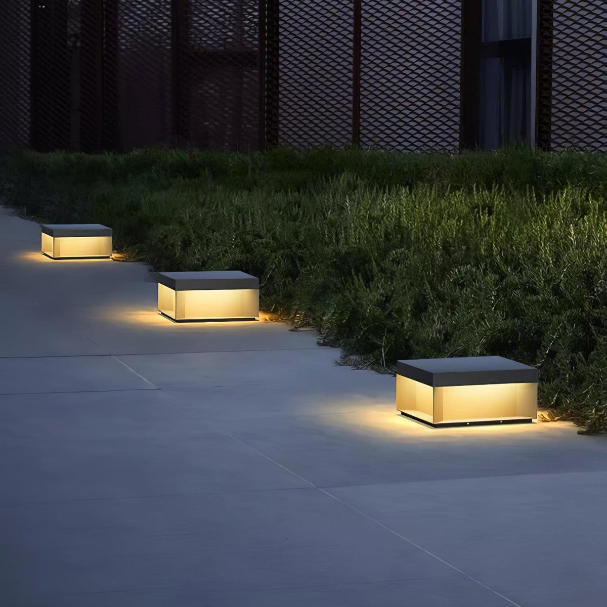 Borne de jardin LED métal sablé IP65 – filaire ou solaire — détail de la matière (3)
