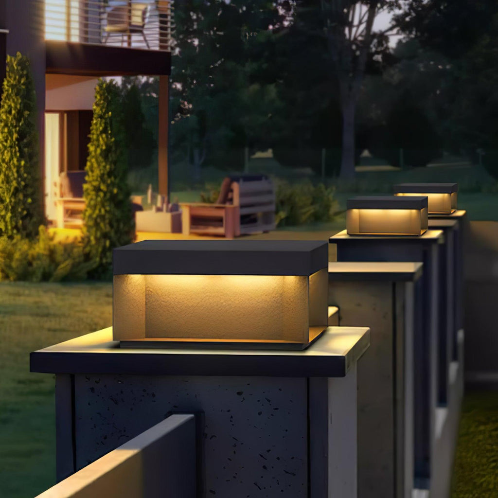 Borne de jardin LED métal sablé IP65 – filaire ou solaire — vue de profil (4)