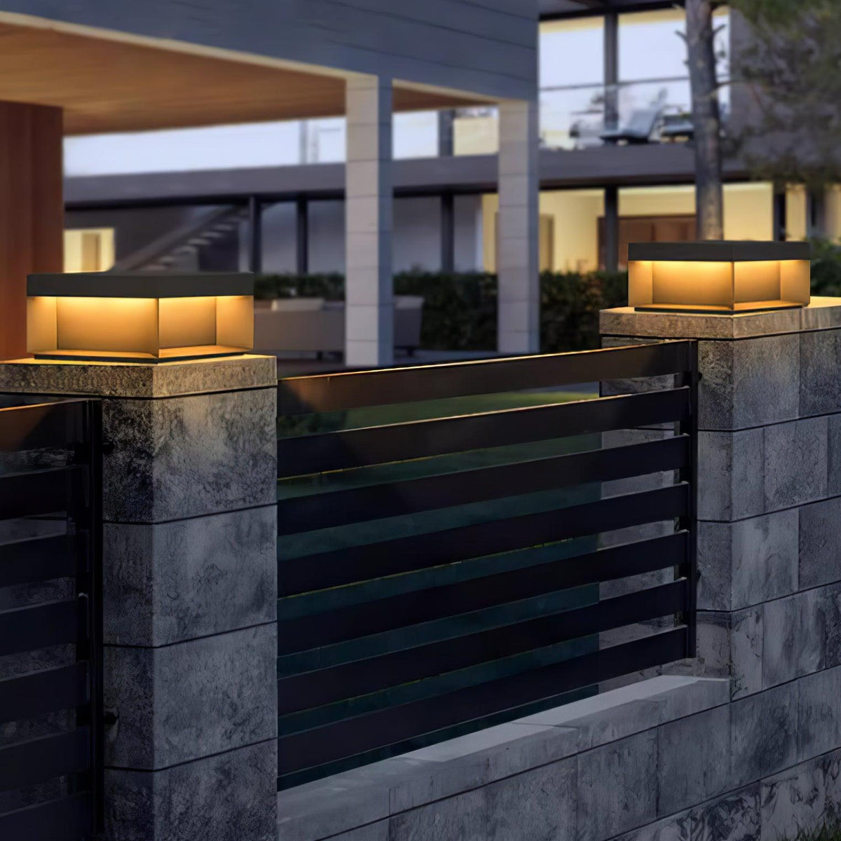 Borne de jardin LED métal sablé IP65 – filaire ou solaire — vue de trois quarts (4)