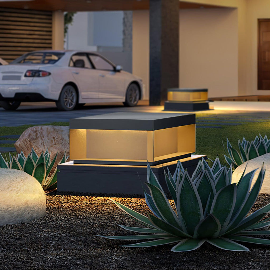 Borne de jardin LED métal sablé IP65 – filaire ou solaire — vue de trois quarts (6)