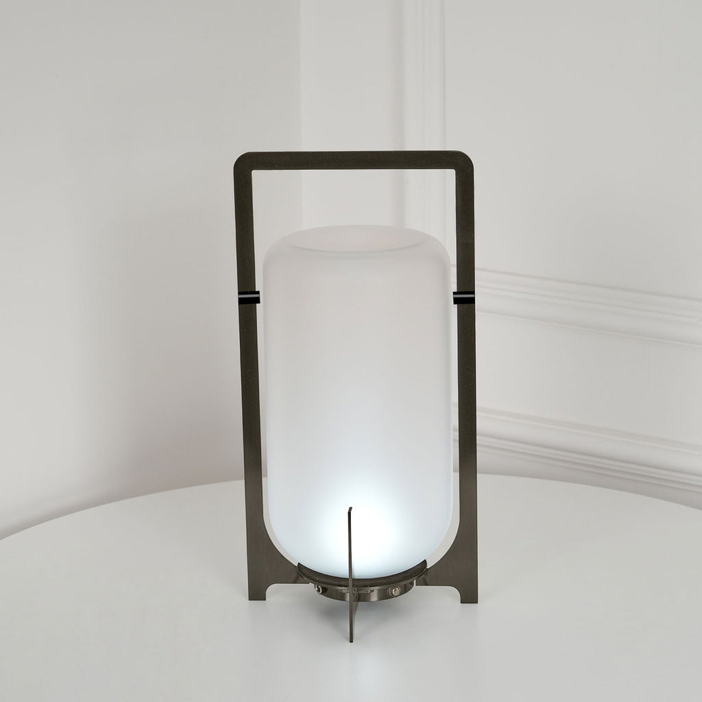 Lampe à poser lanterne inox – allumage crépusculaire automatique — détail de la finition (2)