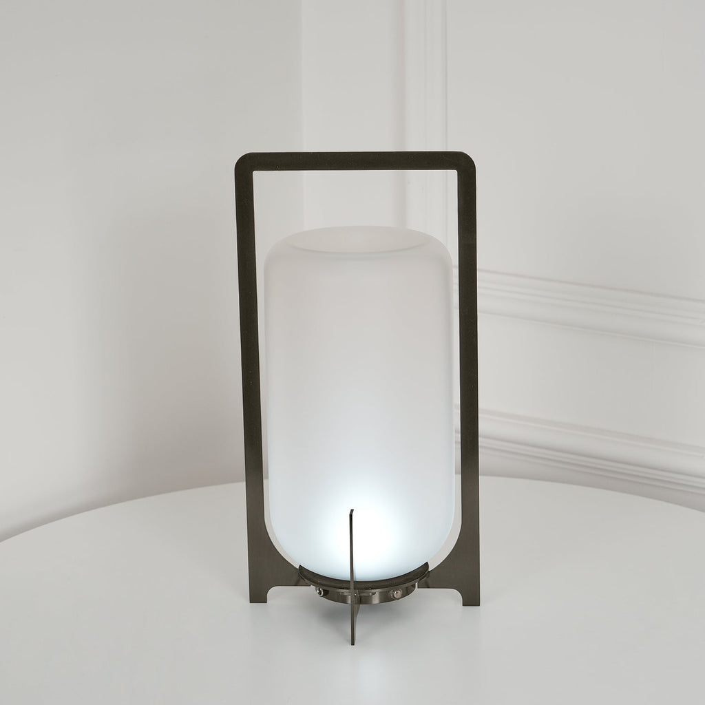 Lampe à poser lanterne inox – allumage crépusculaire automatique — vue de trois quarts (3)