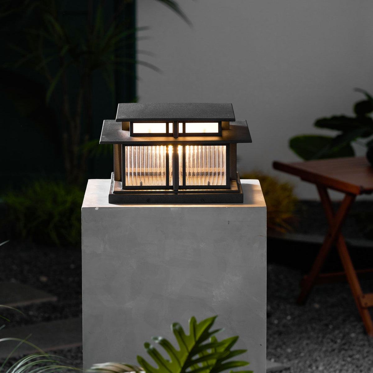 Borne de jardin LED IP65 corps sablé anti-UV – Boilyn — vue de profil (7)