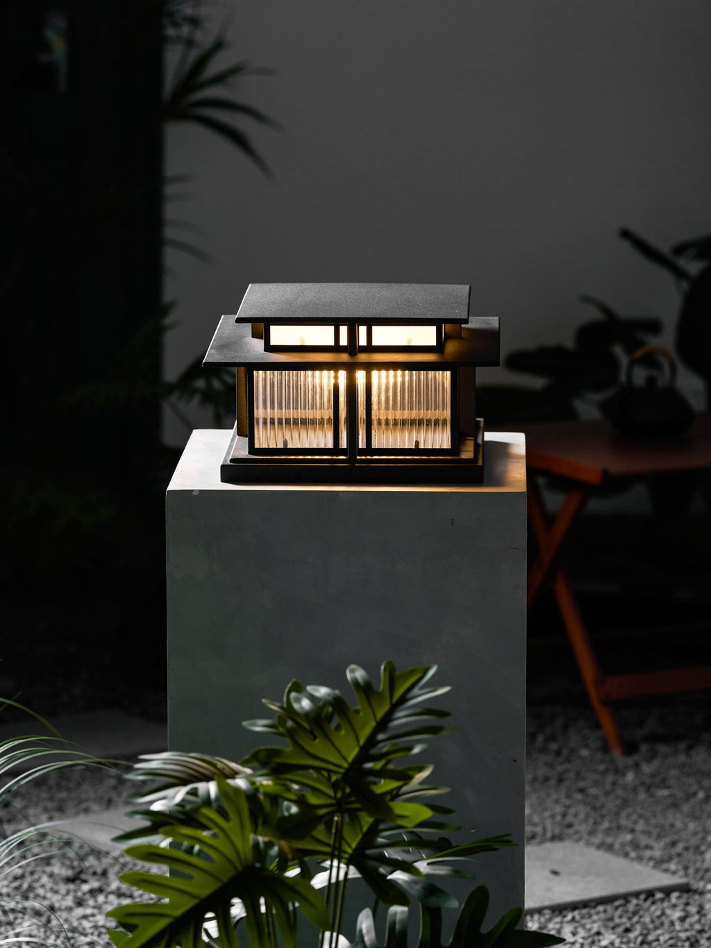 Borne de jardin LED IP65 corps sablé anti-UV – Boilyn — vue de profil (5)