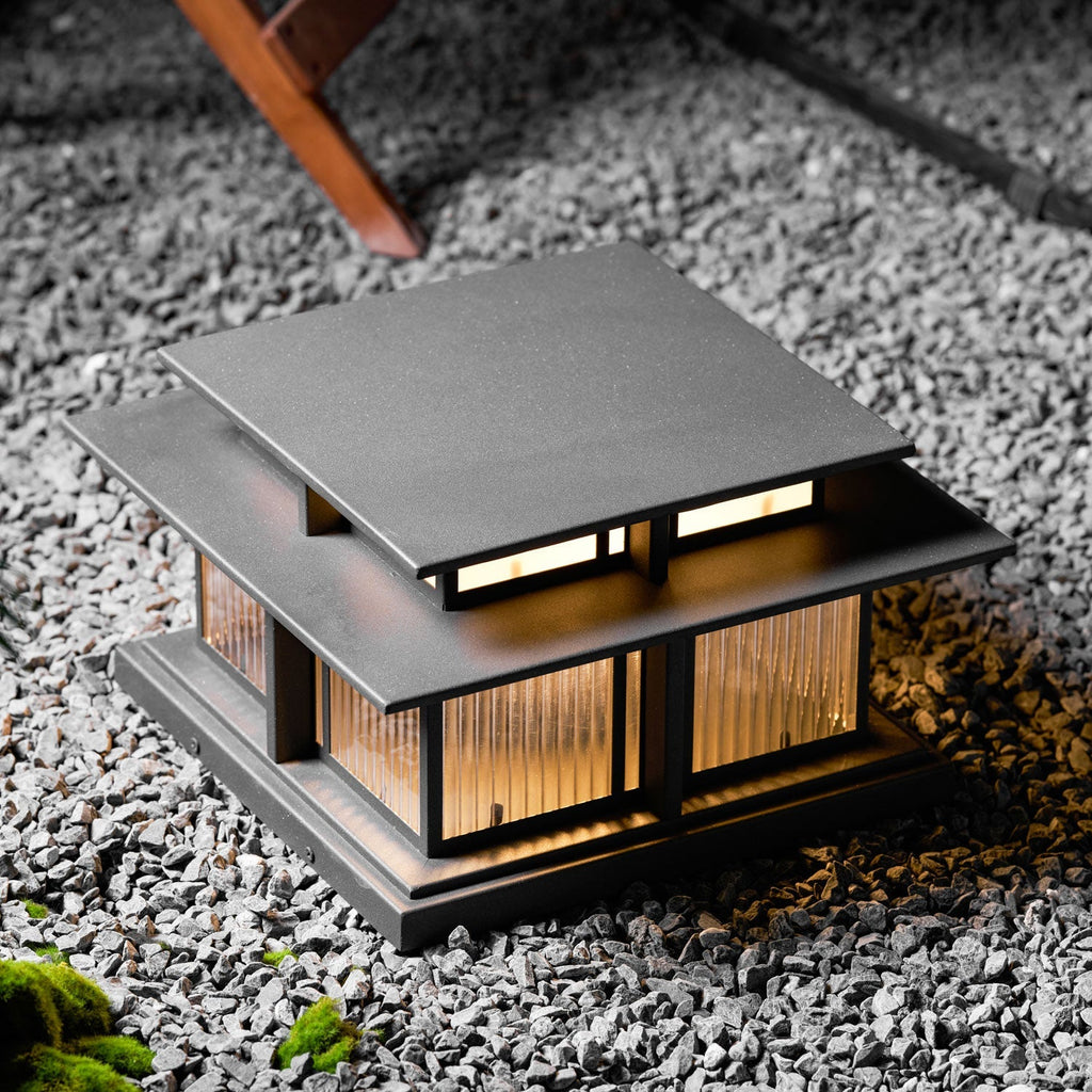 Borne de jardin LED IP65 corps sablé anti-UV – Boilyn — mise en situation dans la pièce (5)