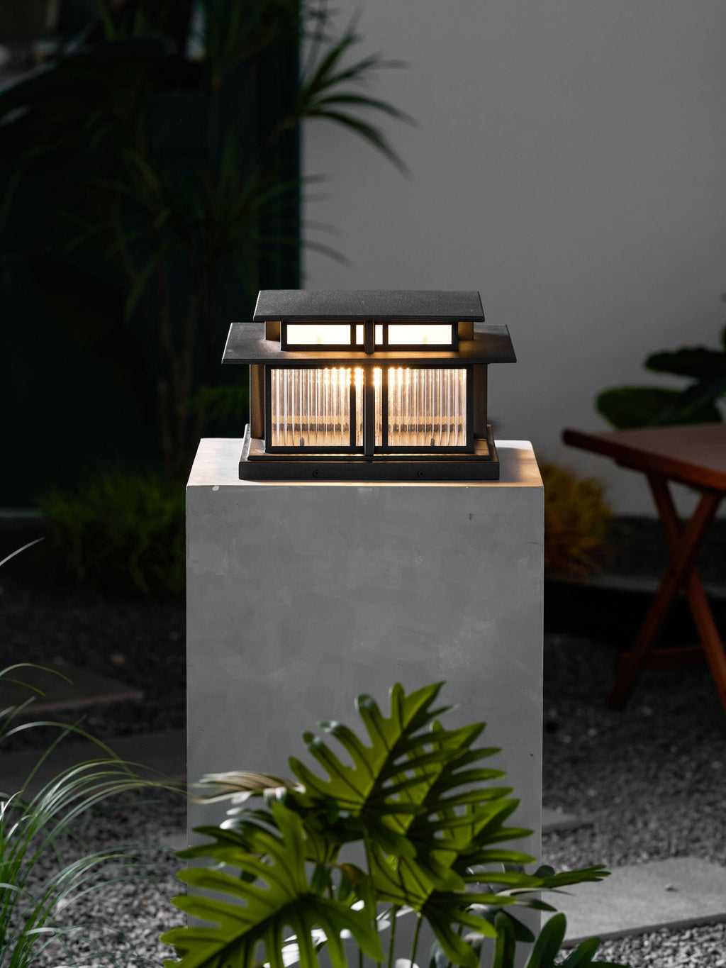 Borne de jardin LED IP65 corps sablé anti-UV – Boilyn — vue de face (7)