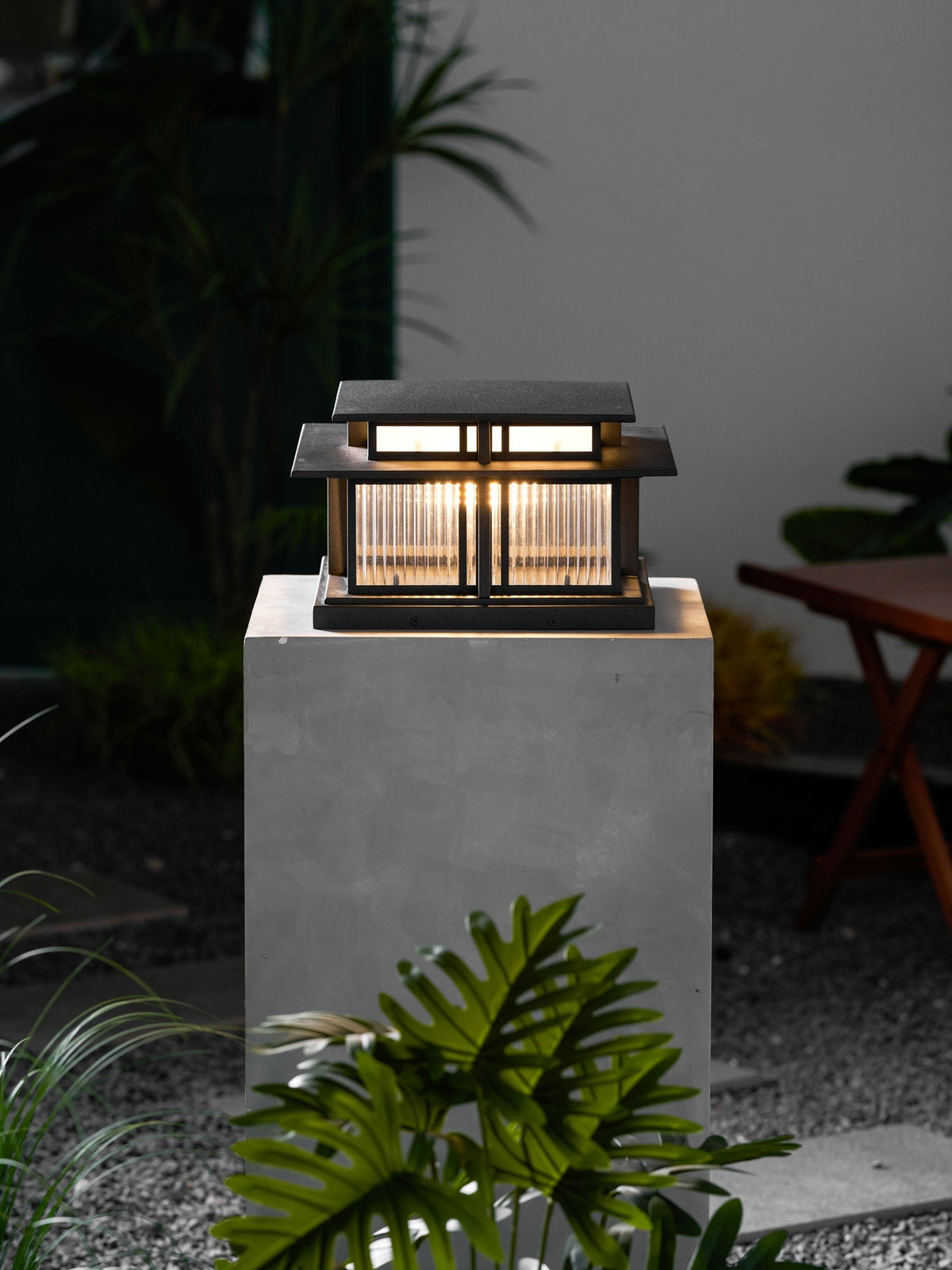 Borne de jardin LED IP65 corps sablé anti-UV – Boilyn — vue de face (7)