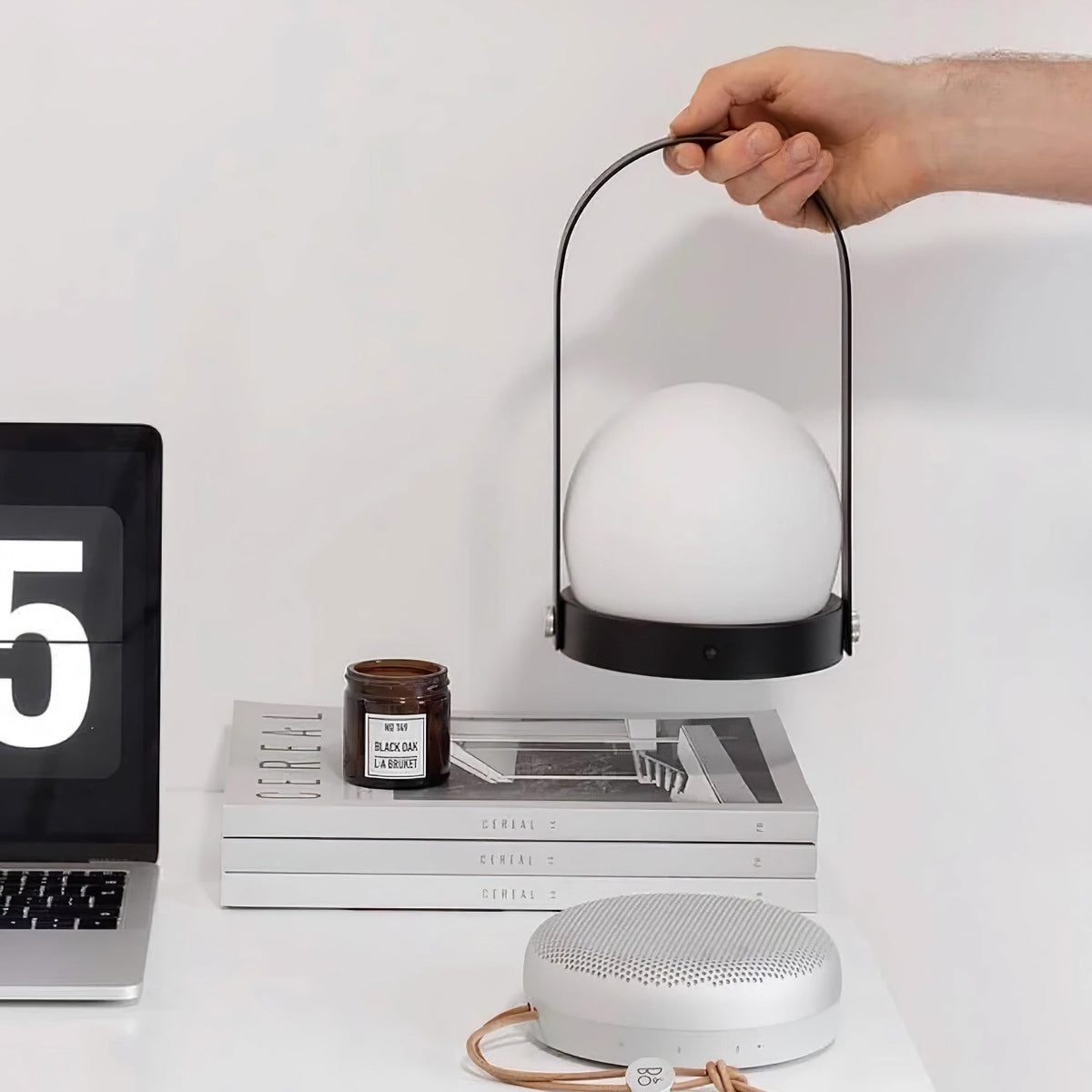 Lampe à poser sans fil rechargeable à poignée – Carrie — détail de la matière (8)