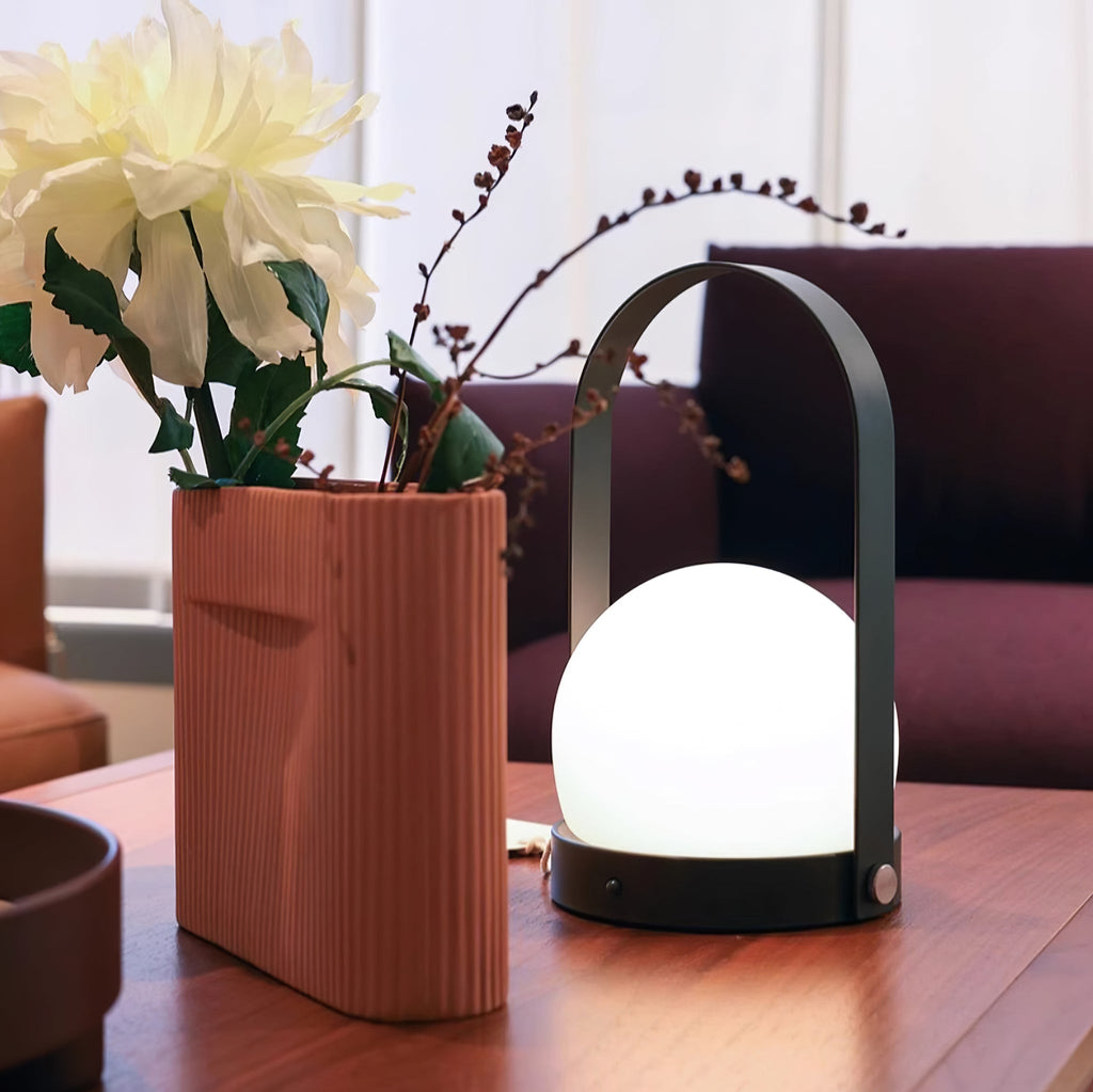 Lampe à poser sans fil rechargeable à poignée – Carrie — vue de dessous (9)