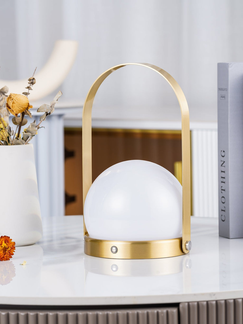 Lampe à poser sans fil rechargeable à poignée – Carrie — détail de la finition (2)