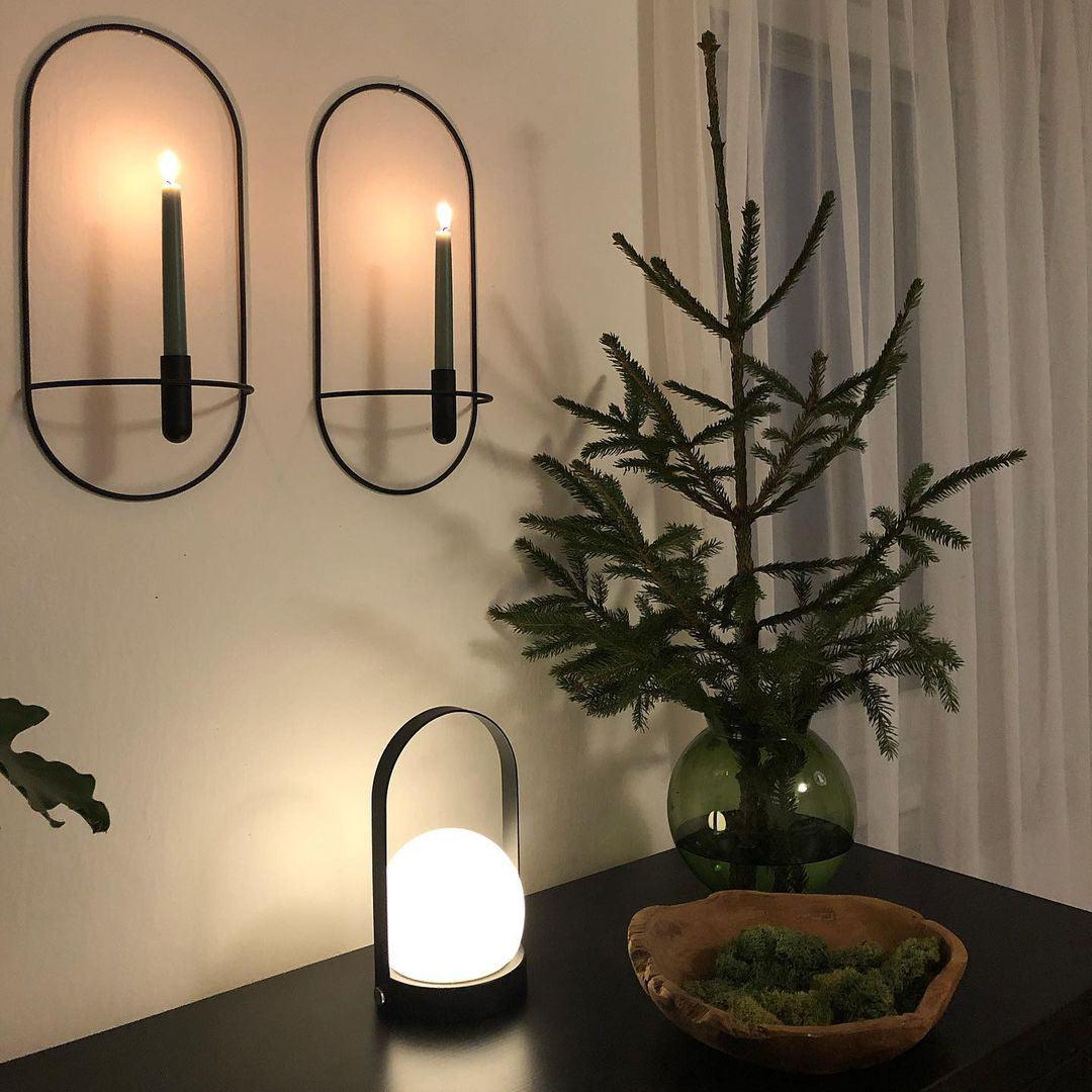 Lampe à poser sans fil rechargeable à poignée – Carrie — mise en situation dans la pièce (4)