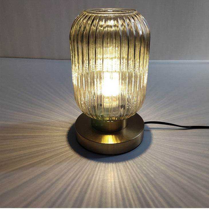 Lampe à poser en verre ambré et métal 13 ou 20 cm – AmberGlow — allumé en situation