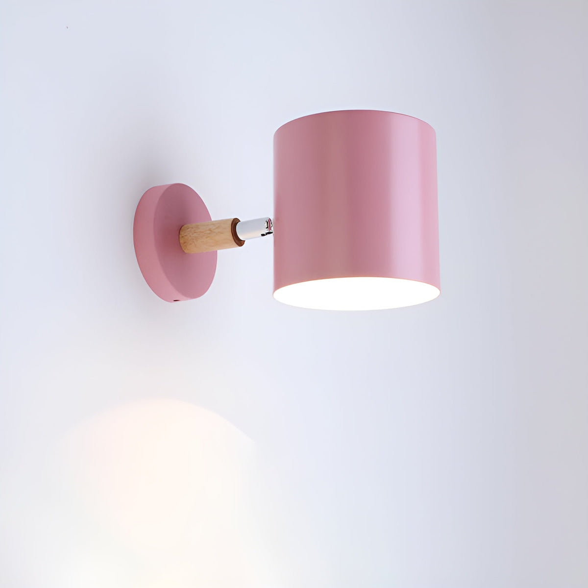 Applique murale orientable bois et métal – NordicGlow — vue de face (2)