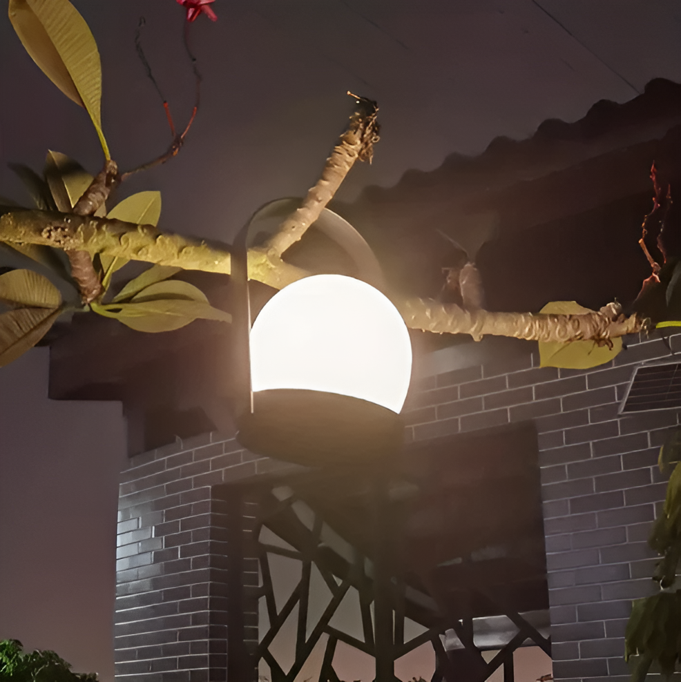 Lampe à poser sans fil dimmable acrylique et inox – OrbitaLux — vue de profil