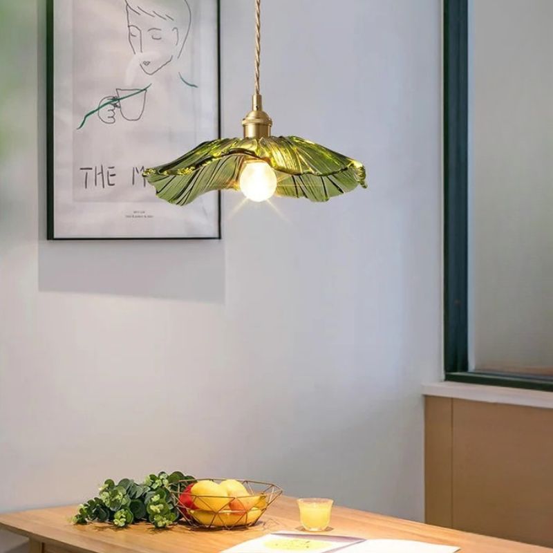 Suspension en verre sculpté forme florale Ø28 cm – Floréa — vue de face