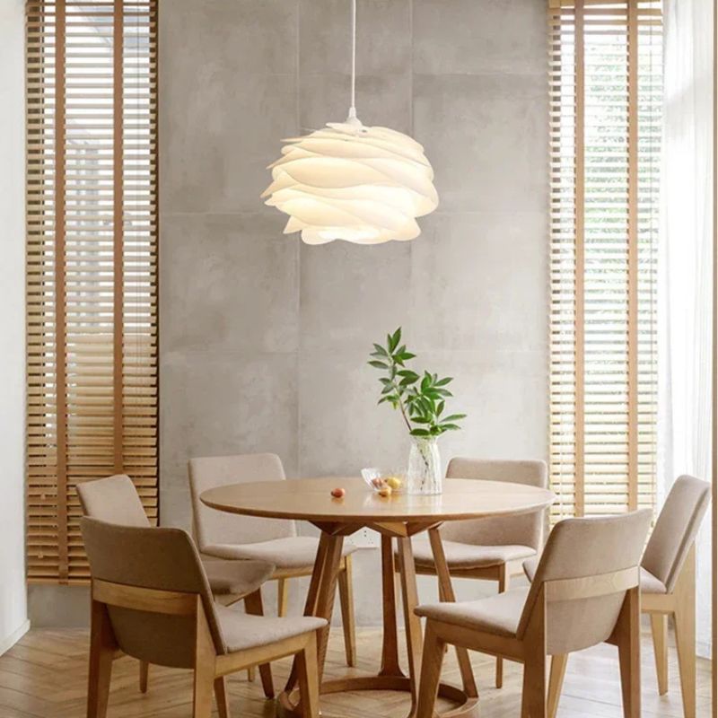 Suspension blanche sculptée en PVC Ø33 ou 43 cm – Aurelisa — vue de face