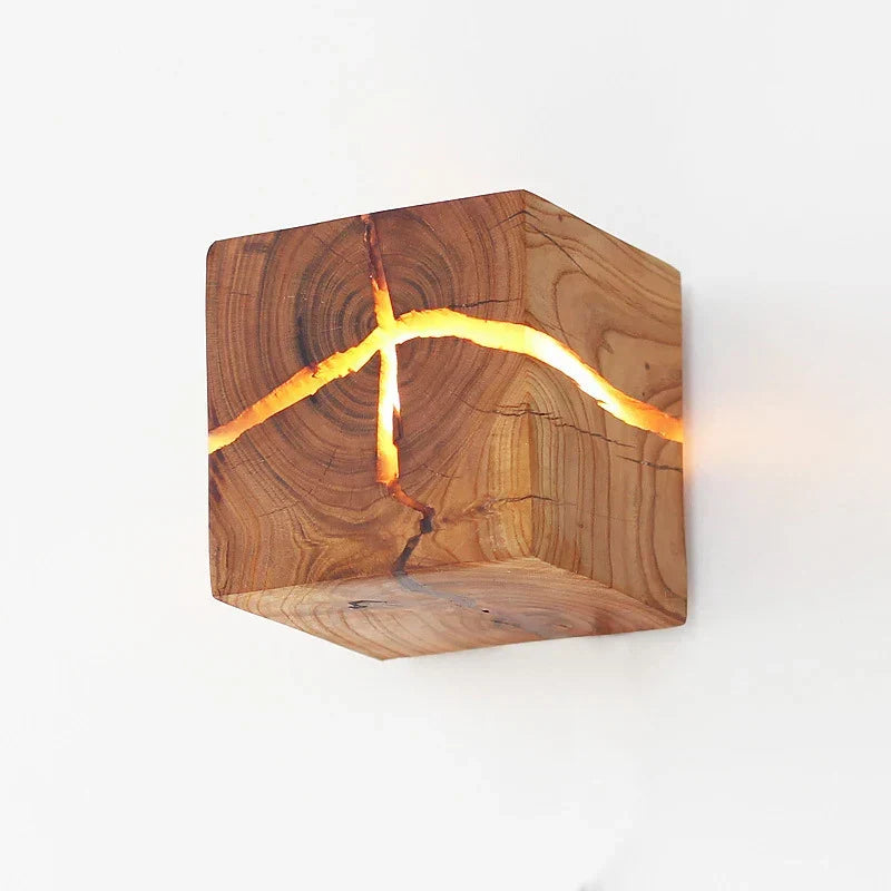Applique murale LED bois massif cube 8 x 8 cm – CubeGlow — vue de profil