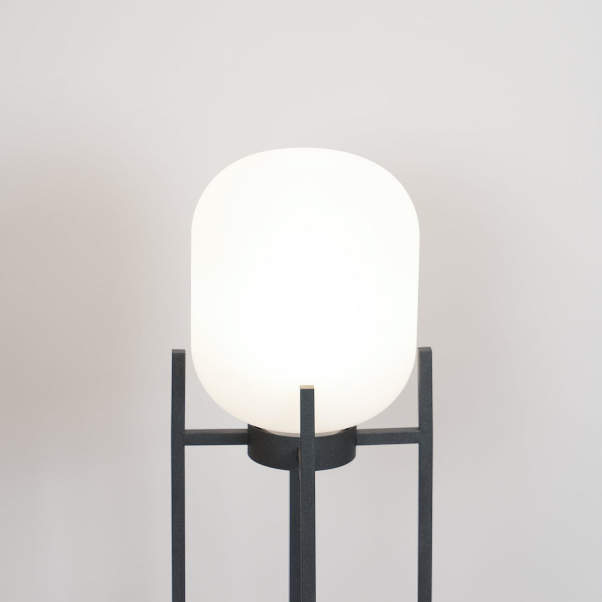 Lampadaire solaire inox et verre style lanterne – jardin — vue de profil (5)