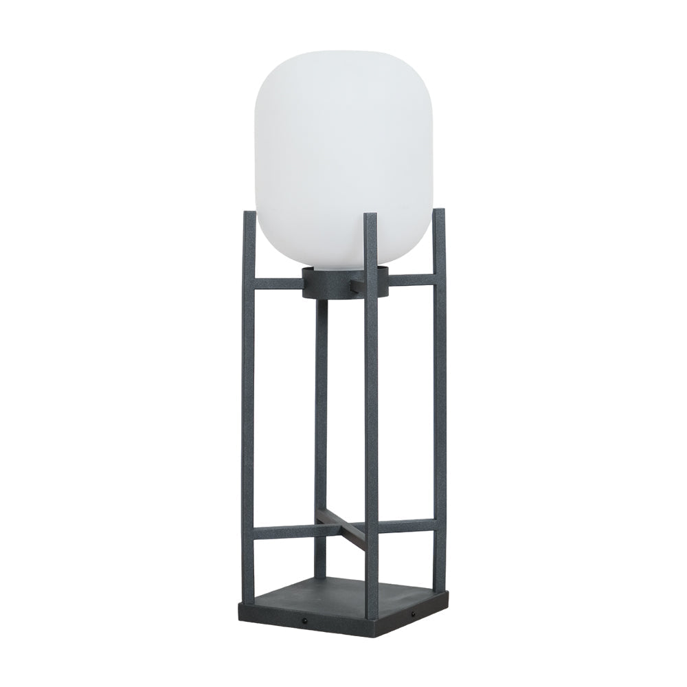 Lampadaire solaire inox et verre style lanterne – jardin — mise en situation dans la pièce (4)
