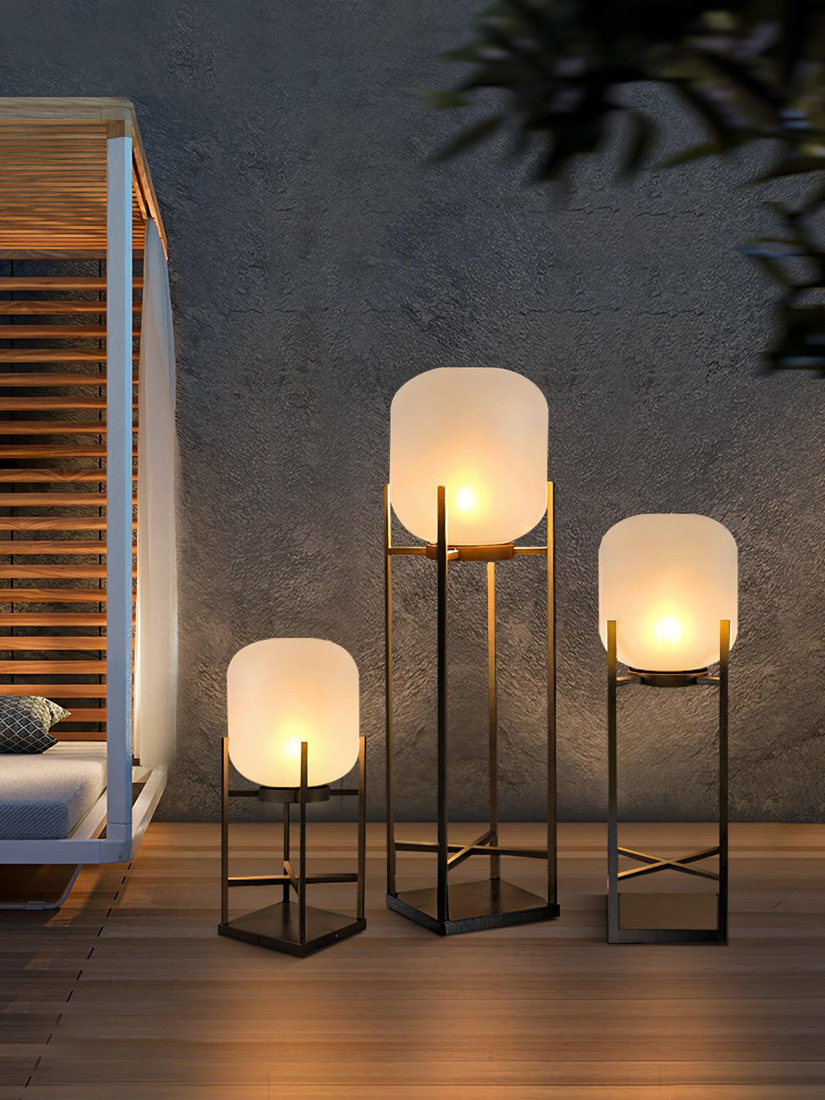 Lampadaire solaire inox et verre style lanterne – jardin — mise en situation dans la pièce