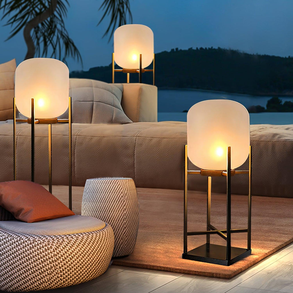 Lampadaire solaire inox et verre style lanterne – jardin — vue de face