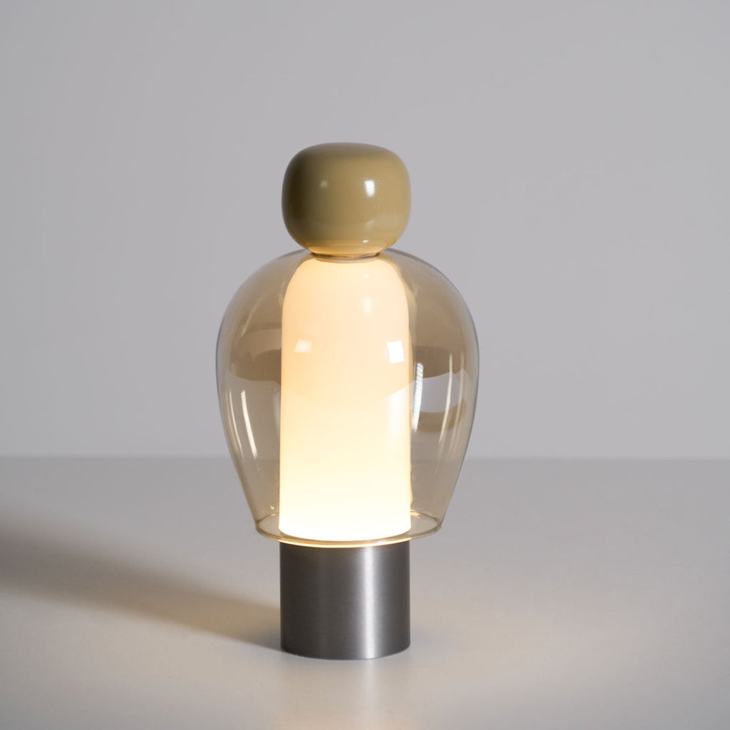 Lampe à poser rechargeable en verre coloré – Lumina Joy — détail de la matière (4)