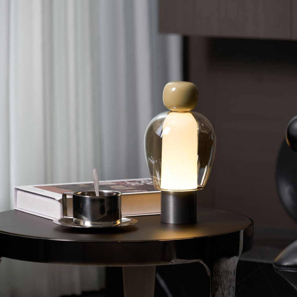Lampe à poser rechargeable en verre coloré – Lumina Joy — vue de dessous (5)