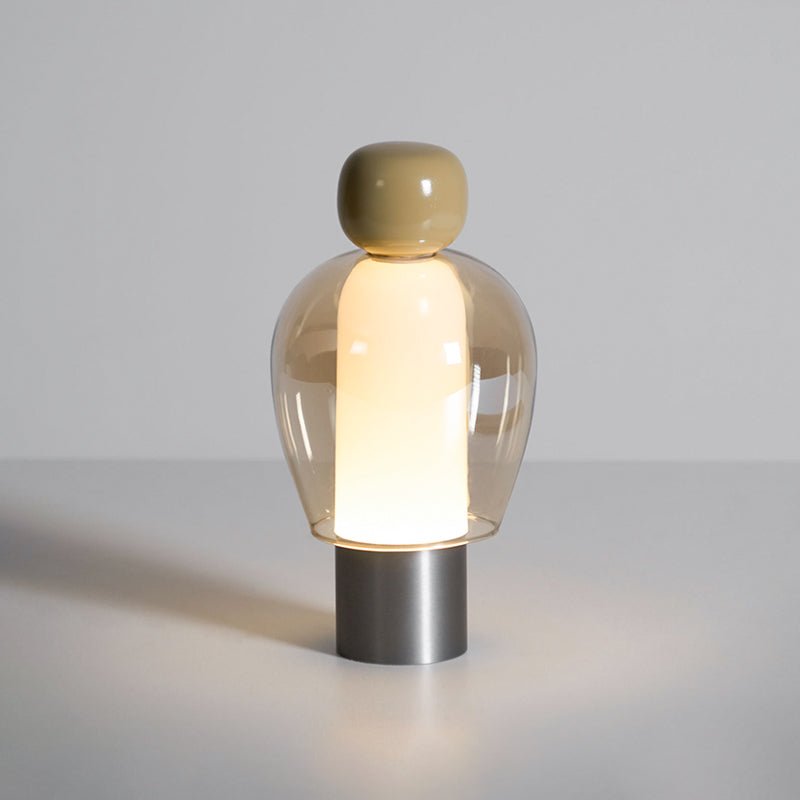 Lampe à poser rechargeable en verre coloré – Lumina Joy — allumé en situation (7)