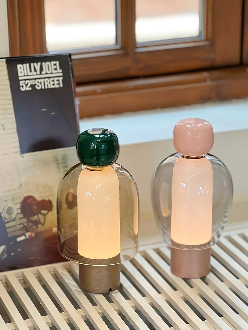 Lampe à poser rechargeable en verre coloré – Lumina Joy — dimensions et cotes