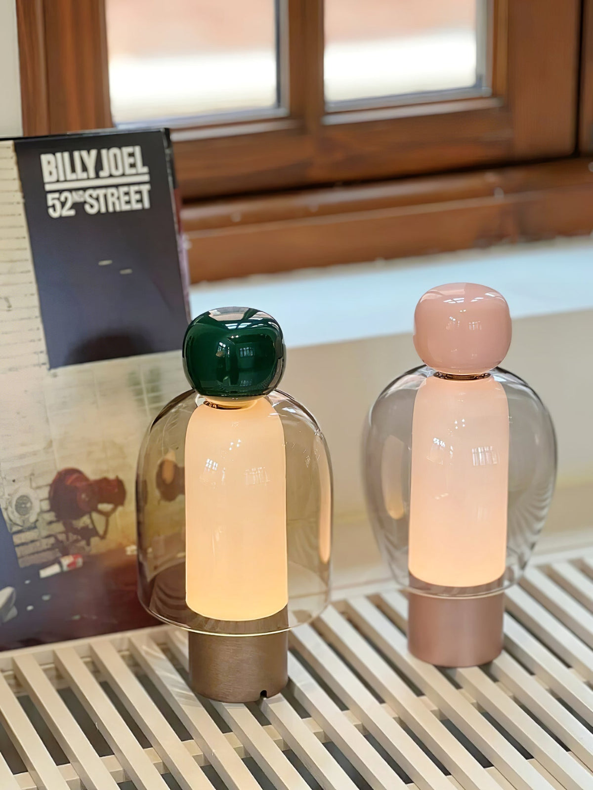 Lampe à poser rechargeable en verre coloré – Lumina Joy — dimensions et cotes