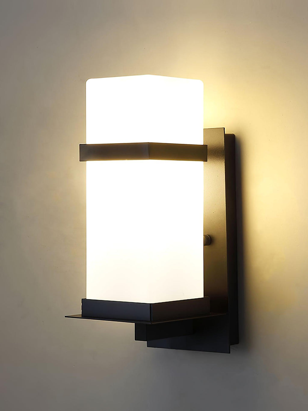Applique murale extérieure LED cadre métal et verre – Mcdade — vue de trois quarts (2)
