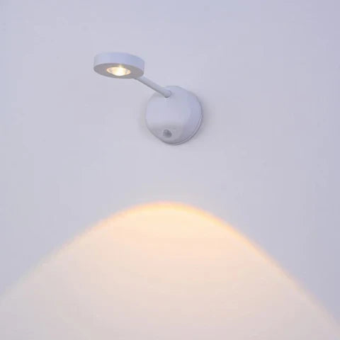 Applique murale LED rechargeable détecteur de mouvement – LumiSense — vue de trois quarts