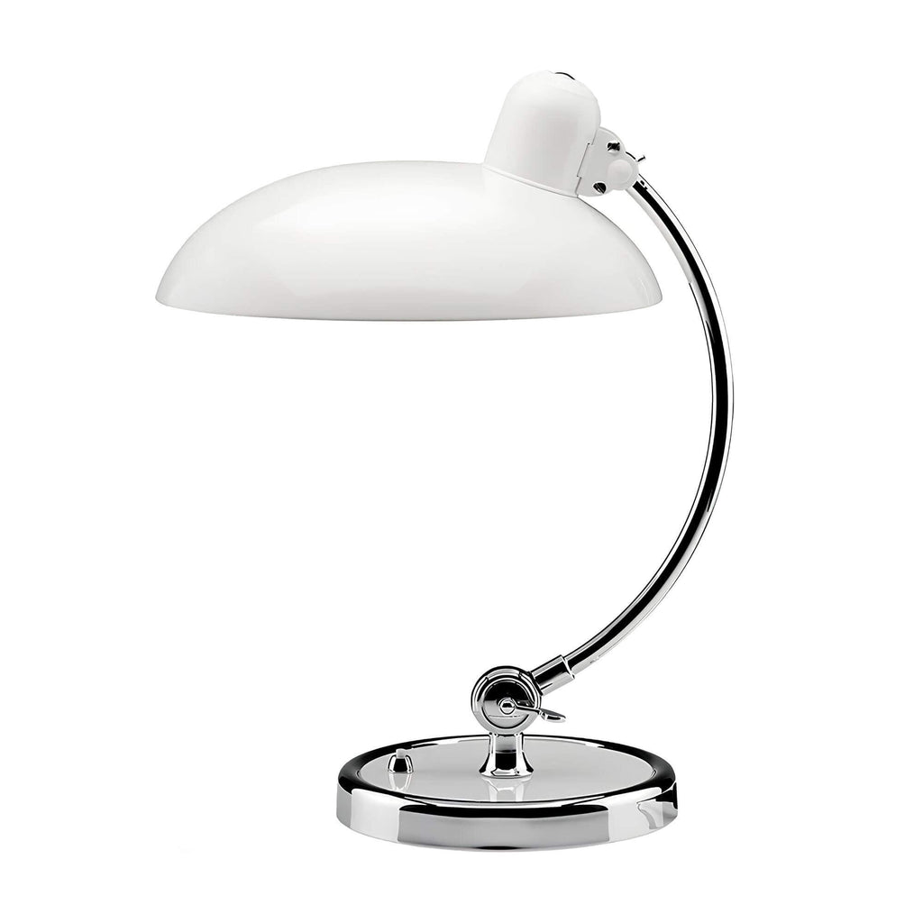 Lampe à poser scandinave en métal et bois – NordicGrace — allumé en situation
