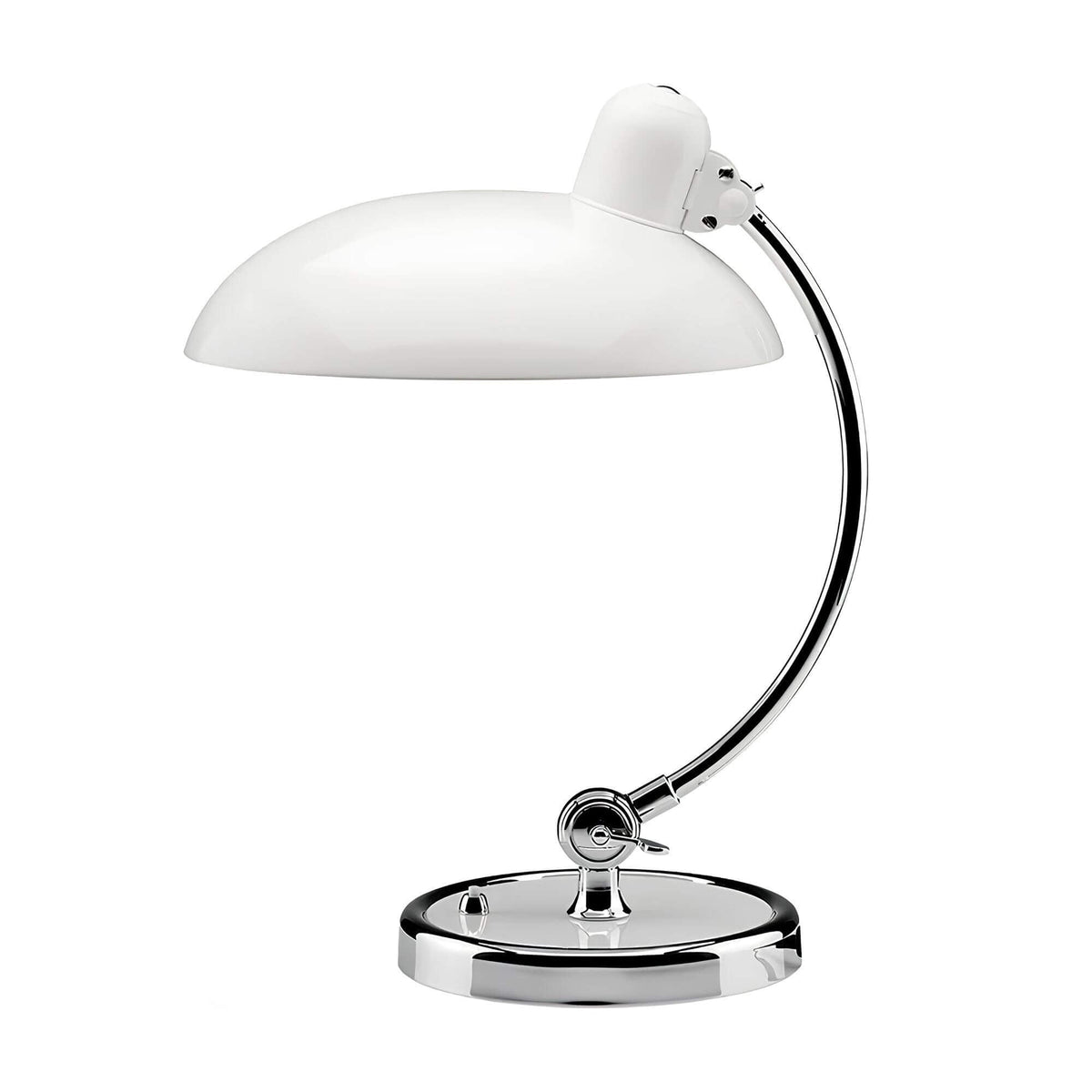 Lampe à poser scandinave en métal et bois – NordicGrace — allumé en situation
