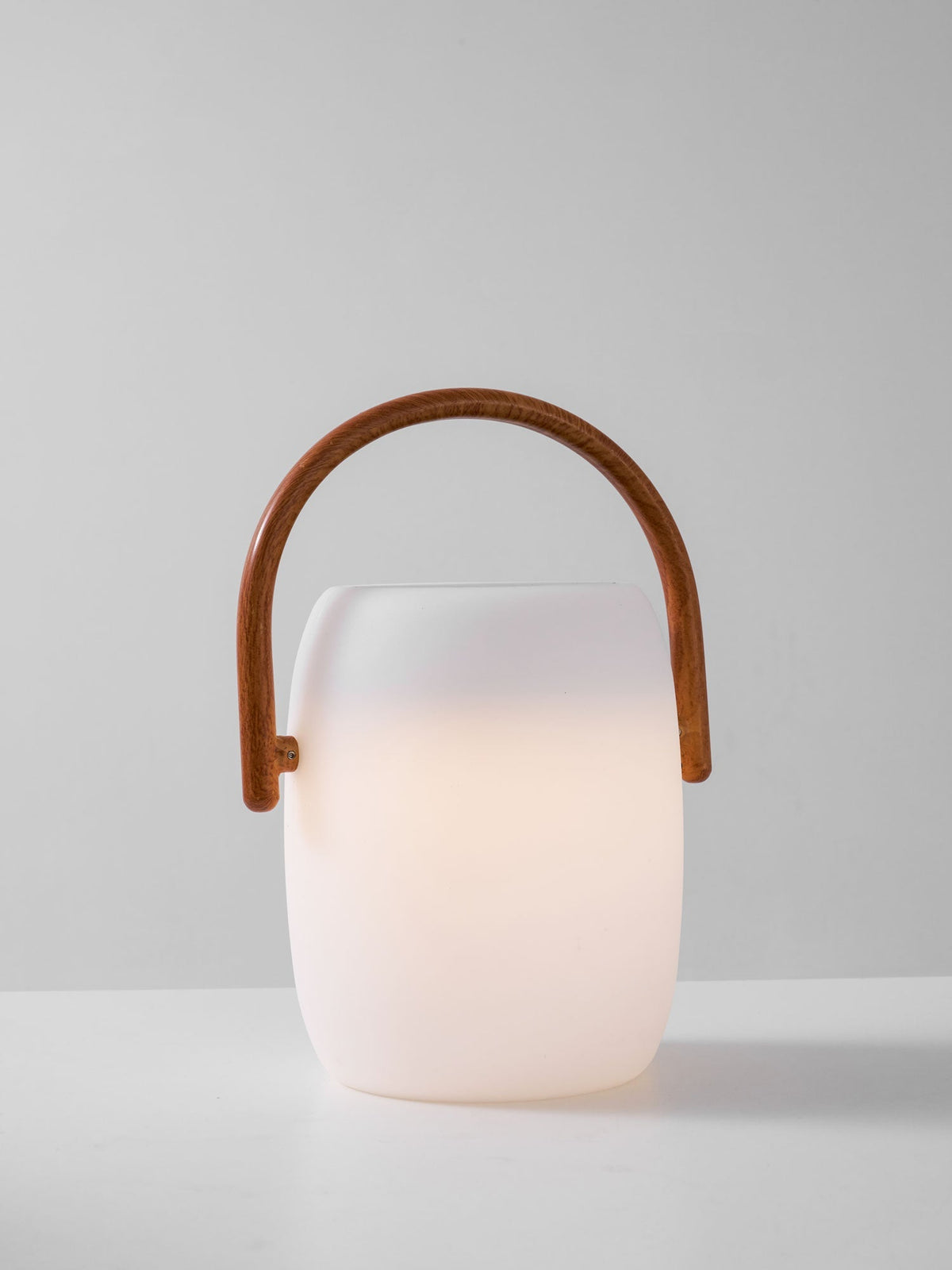Lanterne solaire de jardin verre dépoli et bois – Noria — vue de profil (3)