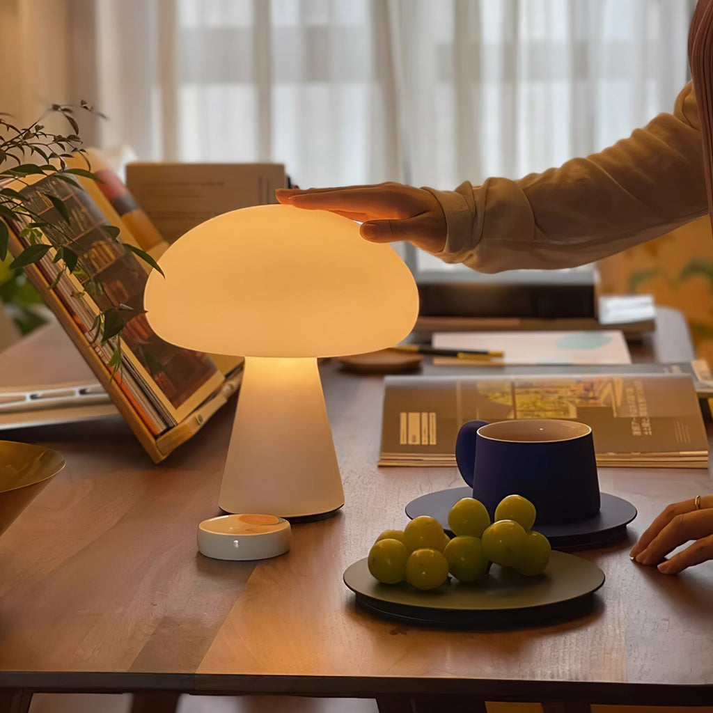 Lampe à poser rechargeable sans fil design – Obello — vue de face (2)