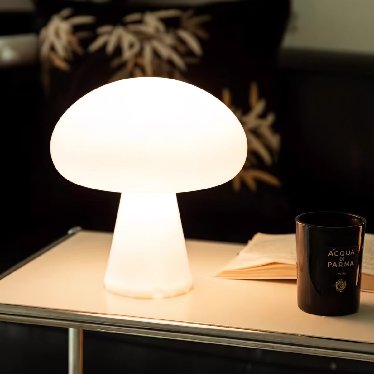Lampe à poser rechargeable sans fil design – Obello — vue de profil